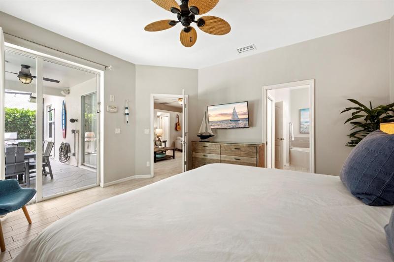 Surf Chic - Lux Salt Pool & Spa King Beds! - image 7