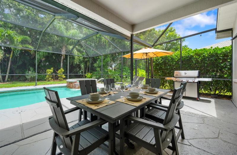 Surf Chic - Lux Salt Pool & Spa King Beds! - image 28