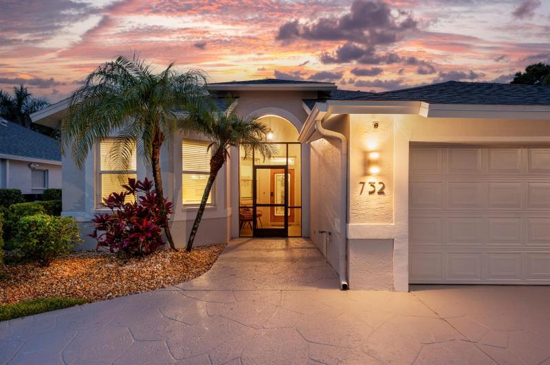 Surf Chic - Lux Salt Pool & Spa King Beds! - image 48