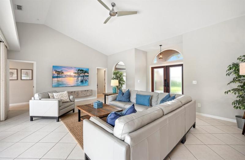 Tivoli Serenity-Salt Pool Water View & King Beds! - image 42