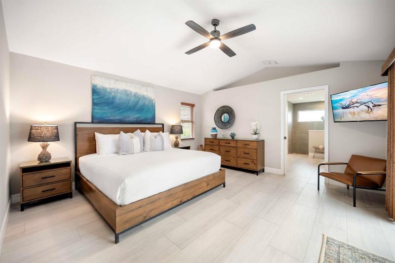 Tivoli Serenity-Salt Pool Water View & King Beds! - image 46