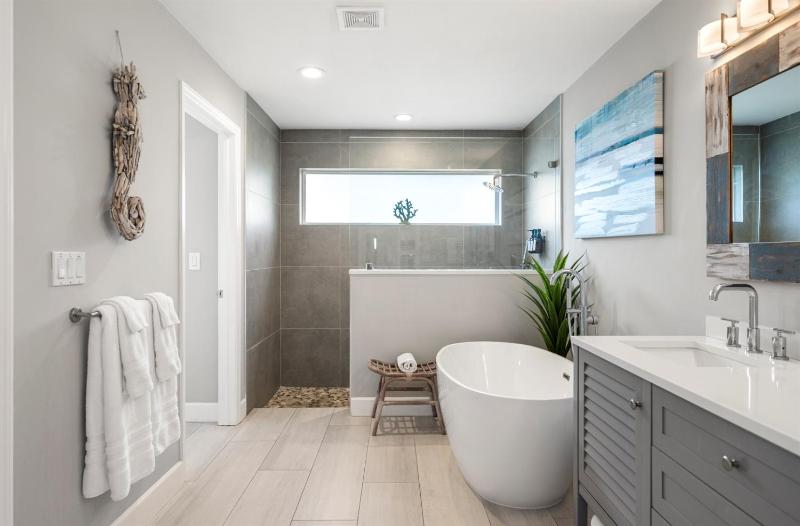 Tivoli Serenity-Salt Pool Water View & King Beds! - image 5