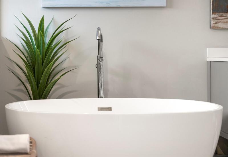 Tivoli Serenity-Salt Pool Water View & King Beds! - image 4