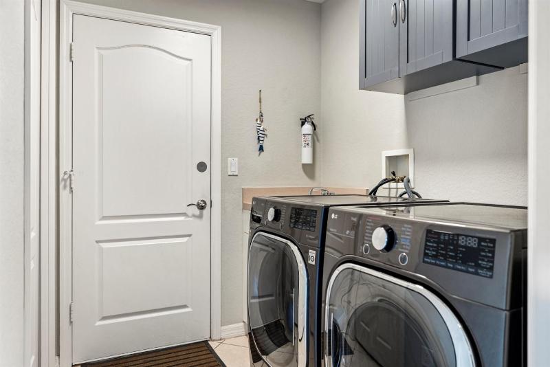 Tivoli Serenity-Salt Pool Water View & King Beds! - image 10