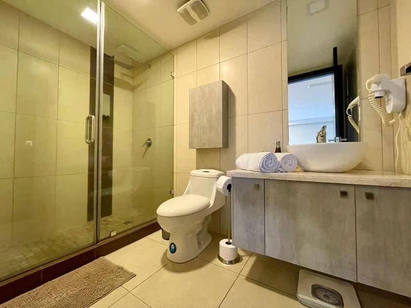 Riverside Luxe 2 Bedroom apartment - image 10