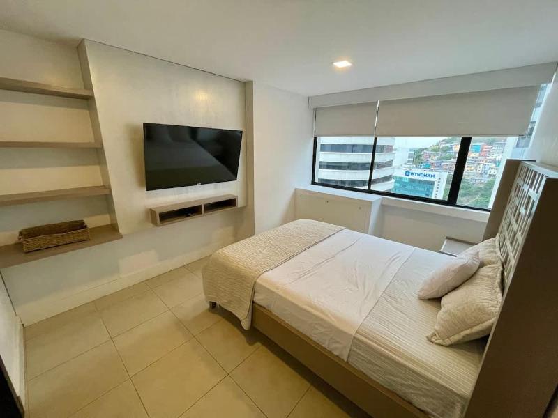 Riverside Luxe 2 Bedroom apartment - image 8