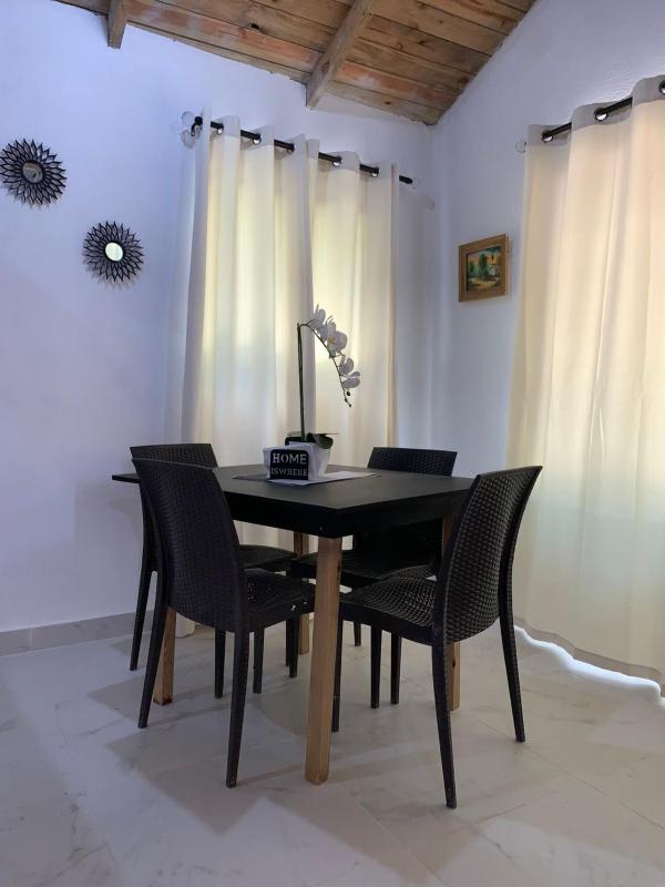 Almonte House - image 14