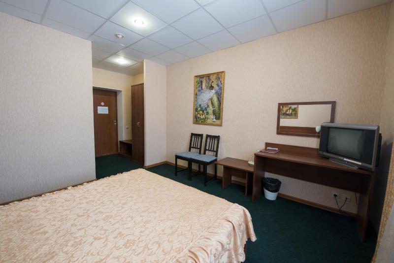 Double Room image 3