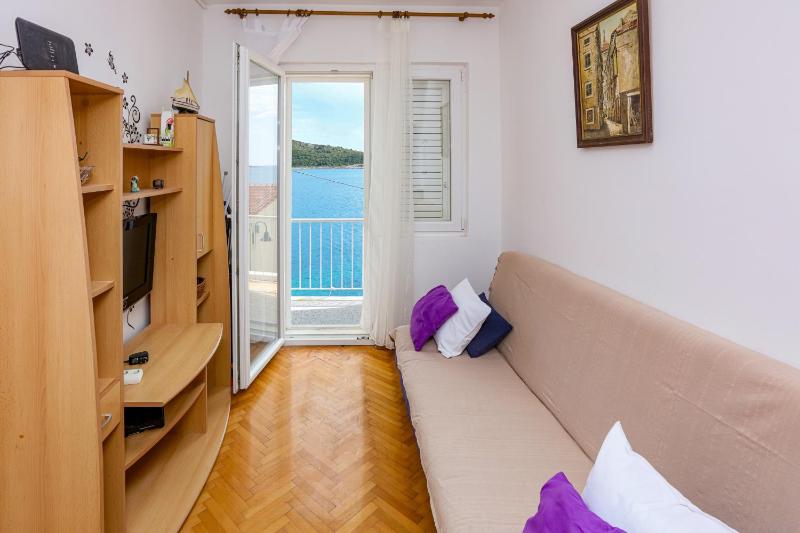 Apartments by the sea Primosten - 25265 - image 21