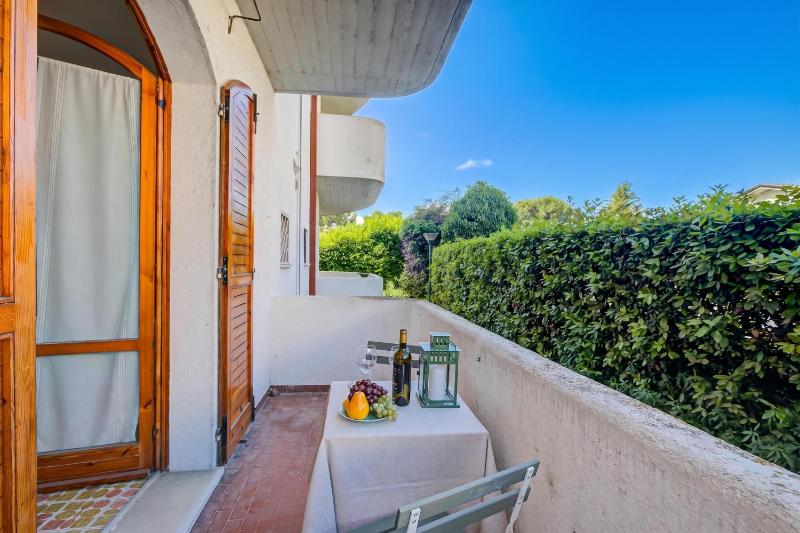 Missy Apartment Peschiera del Garda Studio w/ Parking - Happy Rentals - image 7