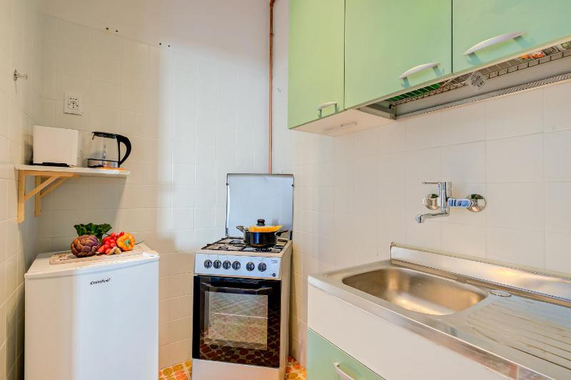 Missy Apartment Peschiera del Garda Studio w/ Parking - Happy Rentals - image 22