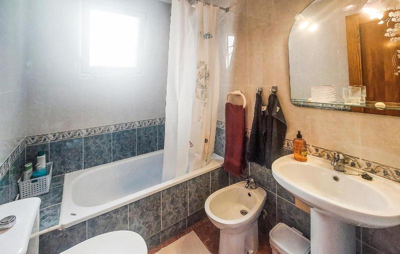 Cozy Apartment In Torrevieja - image 9