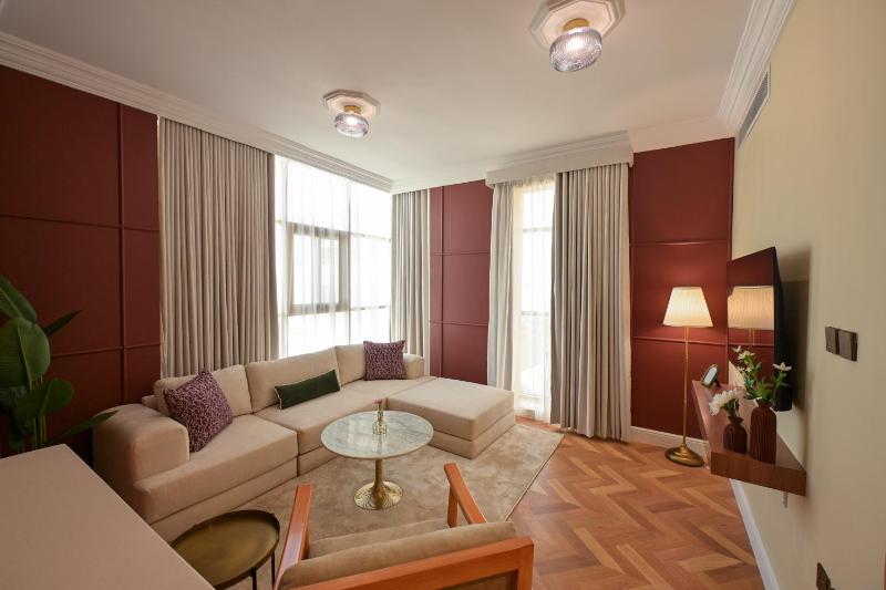 The Boutique - Mid-Century Apartments by Dayf - image 1