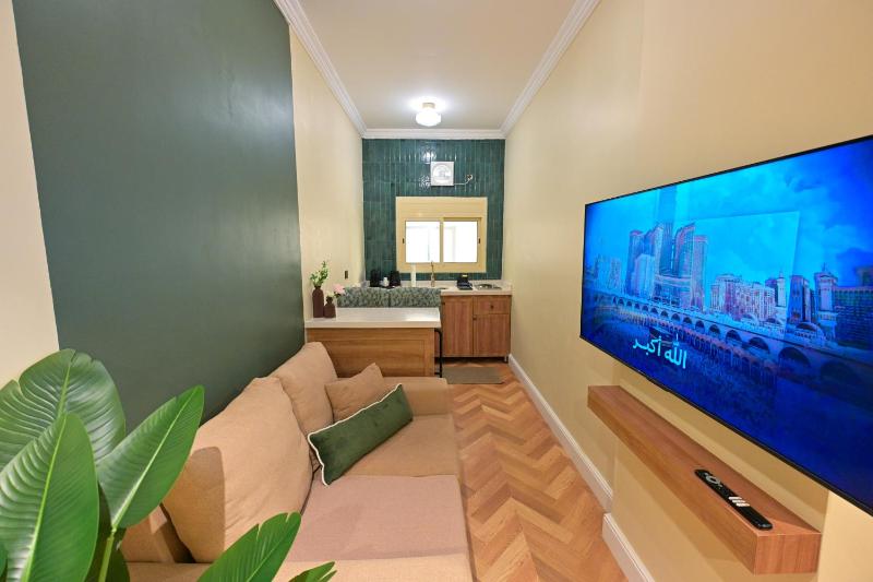 The Boutique - Mid-Century Apartments by Dayf - image 6