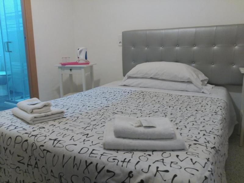 Double or Twin Room with Private Bathroom image 4