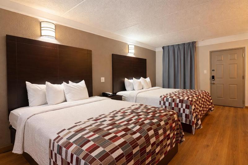 Red Roof Inn & Suites Houston - Hobby Airport - image 16