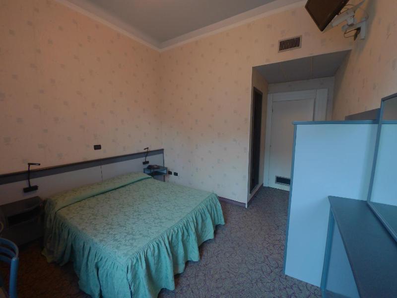 Superior Single Room image 2