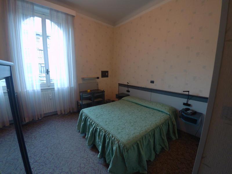 Superior Single Room image 3