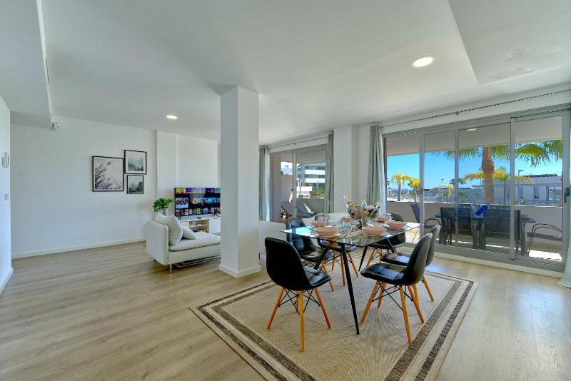 3015 Luxury Serenity Views - image 21