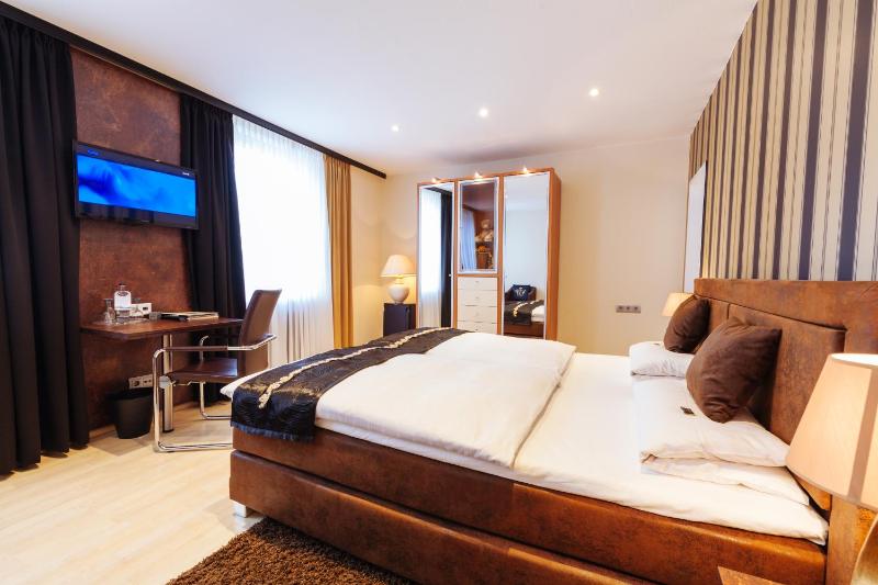 Business Double Room image 3