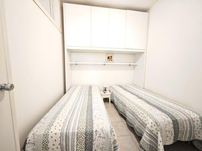 Central flat just 200m from the beach - image 7