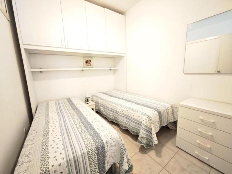 Central flat just 200m from the beach - image 18