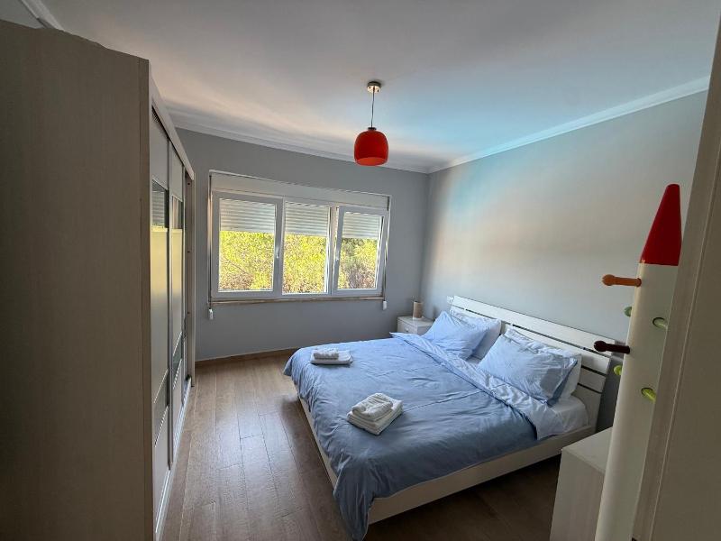 Mia's Sea View Apartment - image 12
