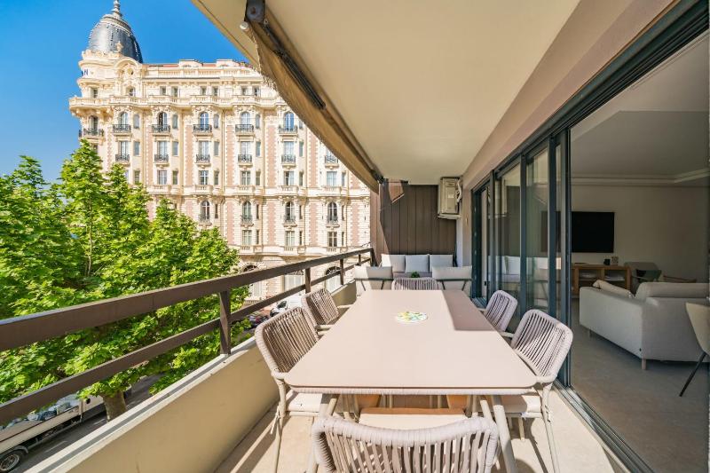 Cozystay 1786 - Fantastic 2BR apartment Croisette - image 9