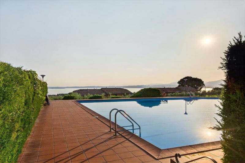 SUNSET BARDOLINO APARTMENT - Regarda Travel - image 25