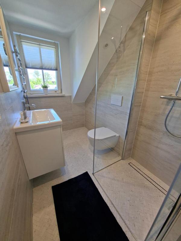 Holiday House Apartments - image 17