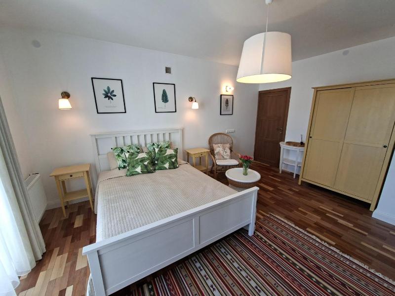 Holiday House Apartments - image 25