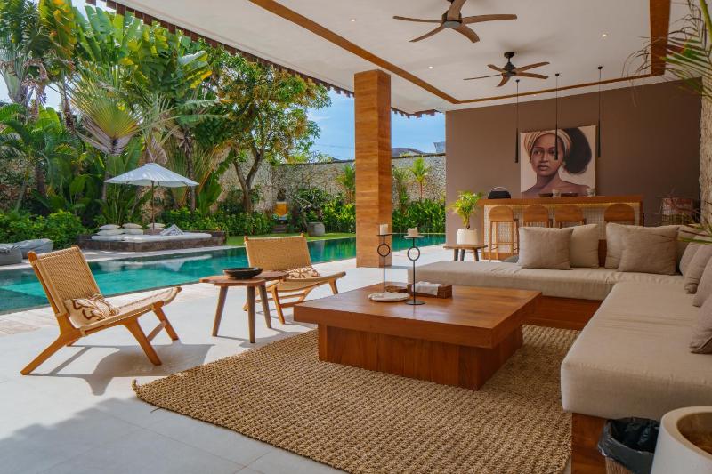 Eko Villa Seminyak - Tropical Villa Walk to Beach - image 14