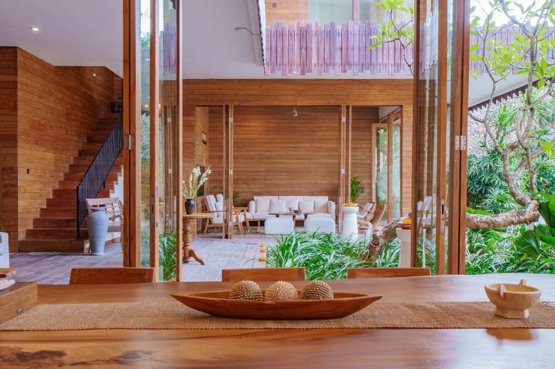 Eko Villa Seminyak - Tropical Villa Walk to Beach - image 19