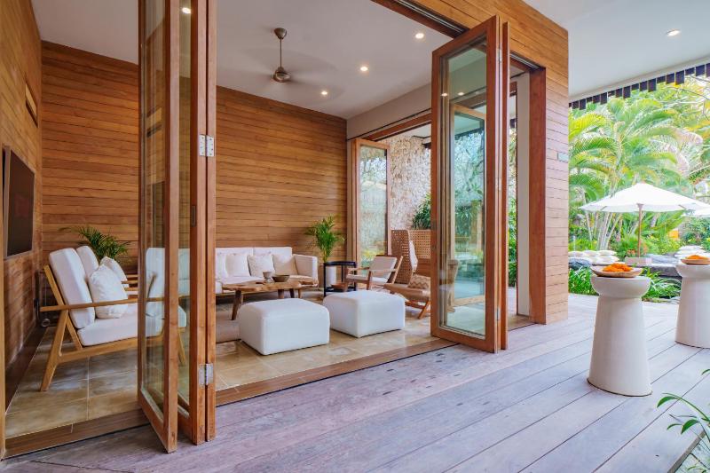 Eko Villa Seminyak - Tropical Villa Walk to Beach - image 3