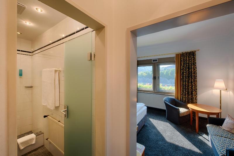 Superior Double Room image 4