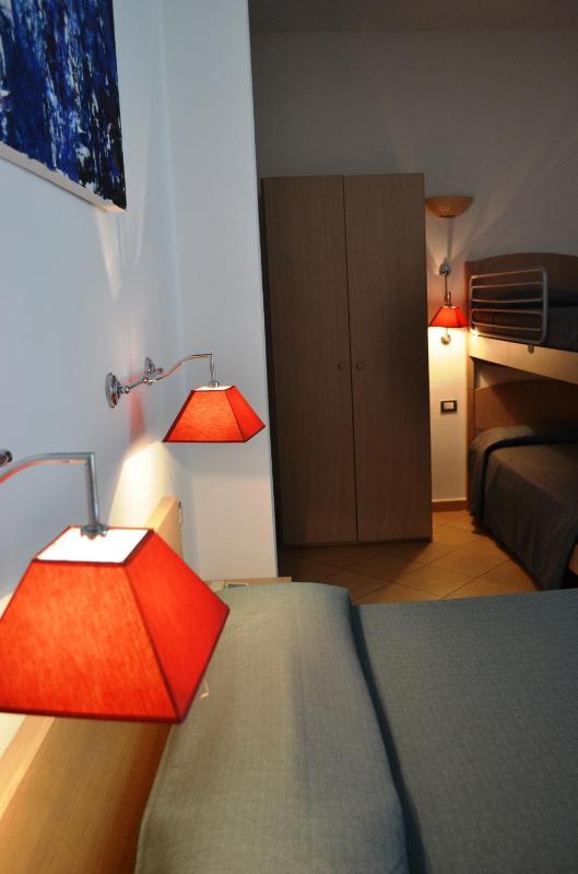 Quadruple Room image 4