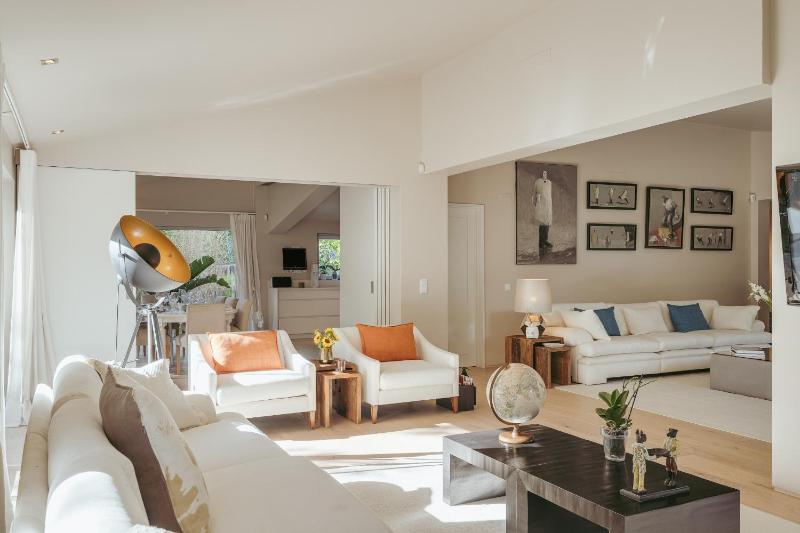Light Villa - image 26