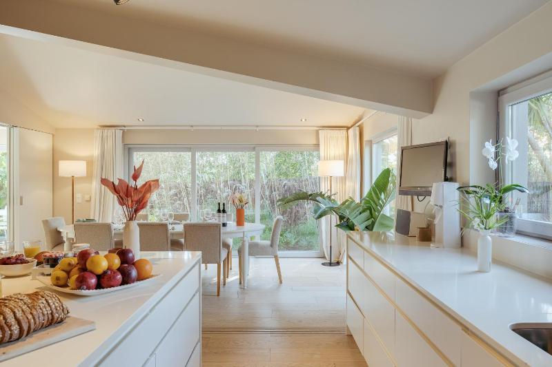 Light Villa - image 24