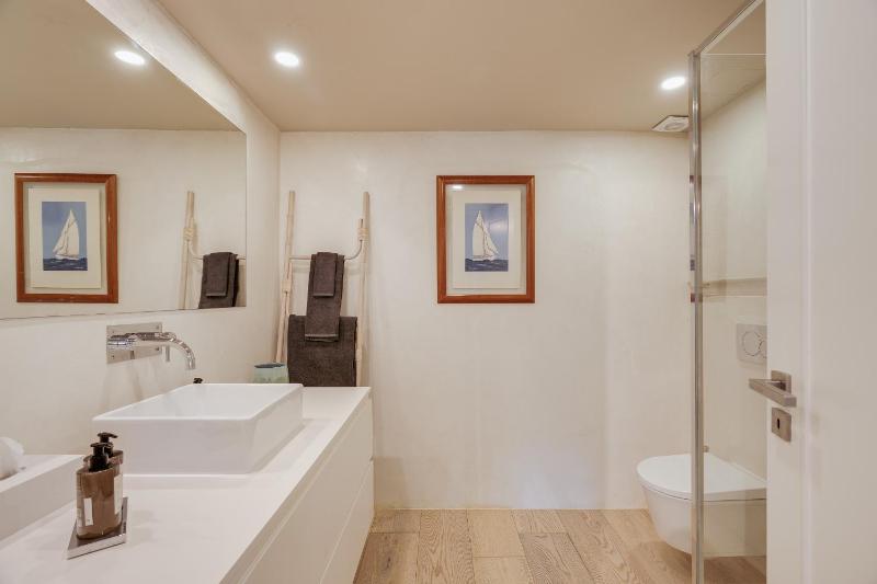 Light Villa - image 11