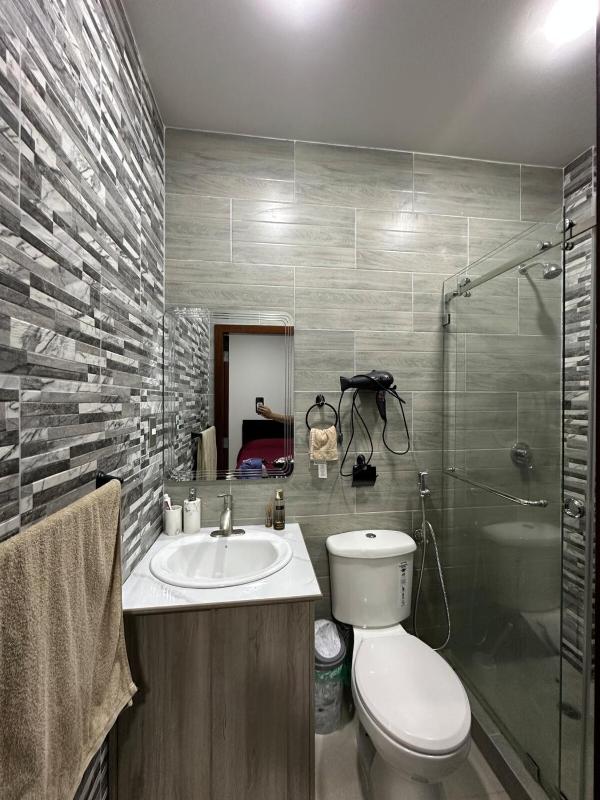 Beautiful suite near the embassy and the stadium - image 8