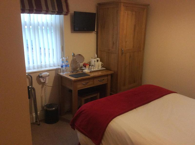 Double Room with Shower image 3
