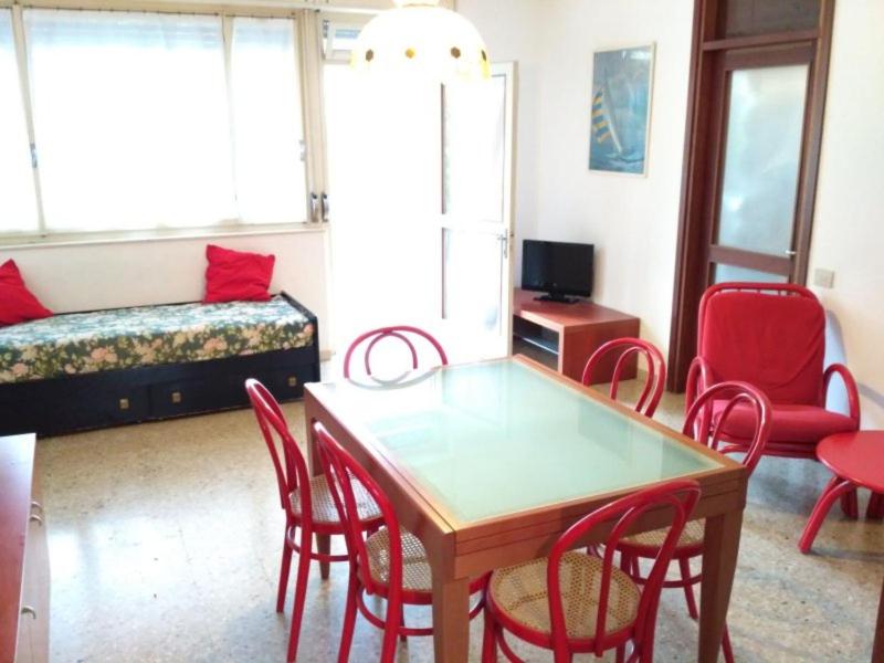 Lovely villa with parking in a central Lignano - image 4