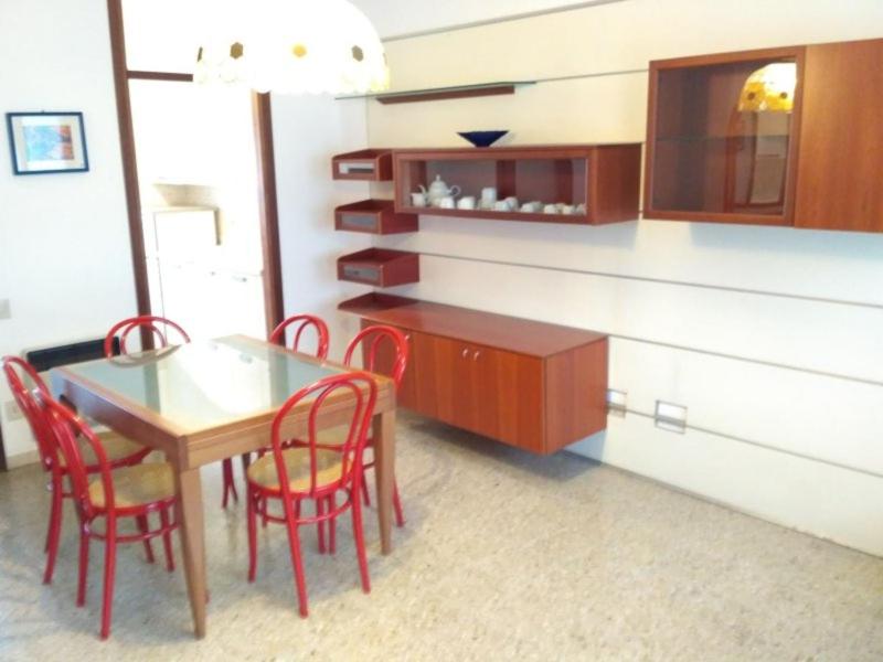 Lovely villa with parking in a central Lignano - image 2