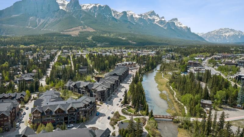 Rundle Cliffs Lodge by Canmore Premier - image 5
