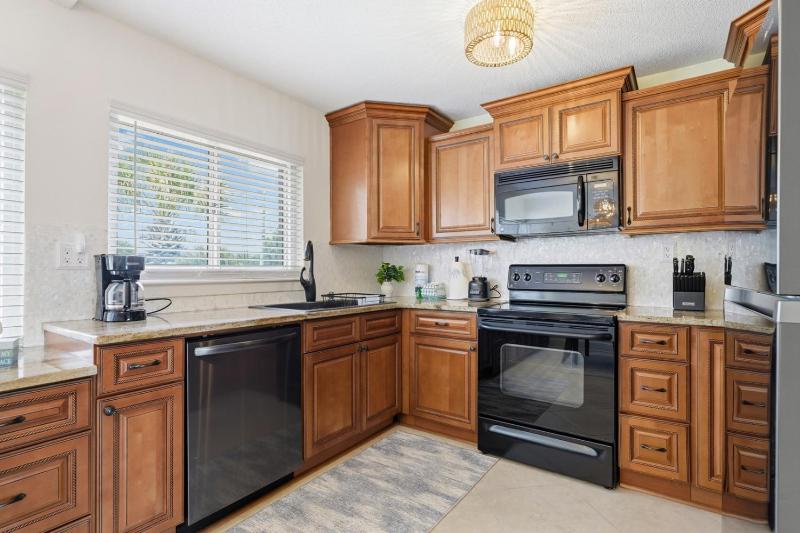 202C - 2BR/1 Bath at Seaspray Condos on Okaloosa Island Fort Walton Beach Fl - image 12