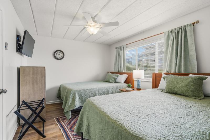 202C - 2BR/1 Bath at Seaspray Condos on Okaloosa Island Fort Walton Beach Fl - image 10