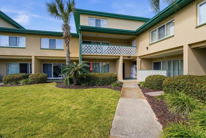 202C - 2BR/1 Bath at Seaspray Condos on Okaloosa Island Fort Walton Beach Fl - image 13