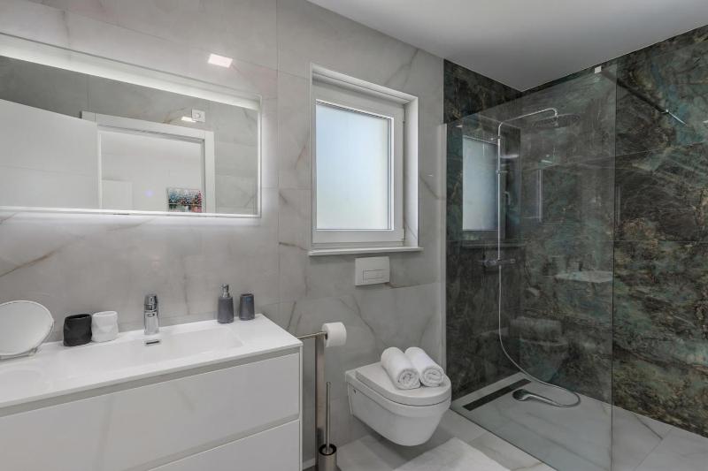 Pool Apartments Crikvenica - image 26