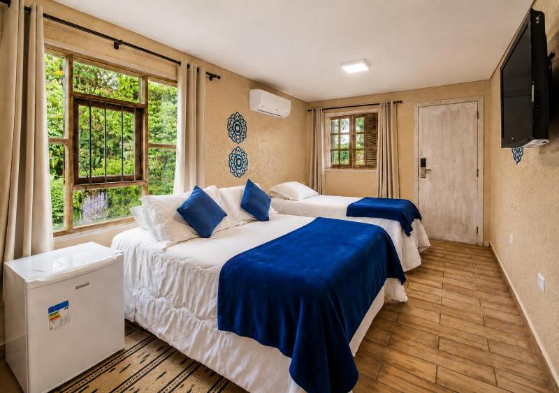 Villa Vintage Campos - Piscina e opções de suites com hidromassagem - image 43