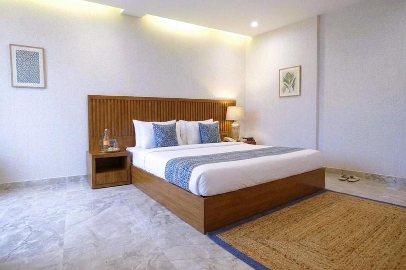 Hotel Nexus Cyber Hub Near Rapid Metro & Ambience Mall - image 14